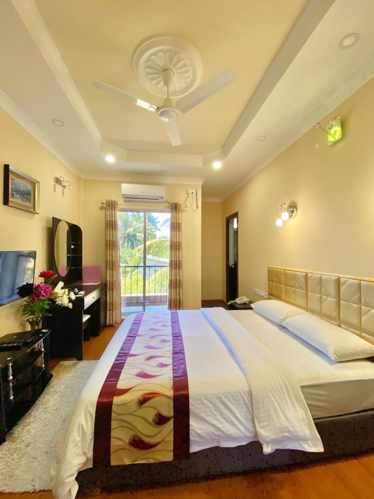 Abuharee Grand Hotel Addu City Luaran gambar
