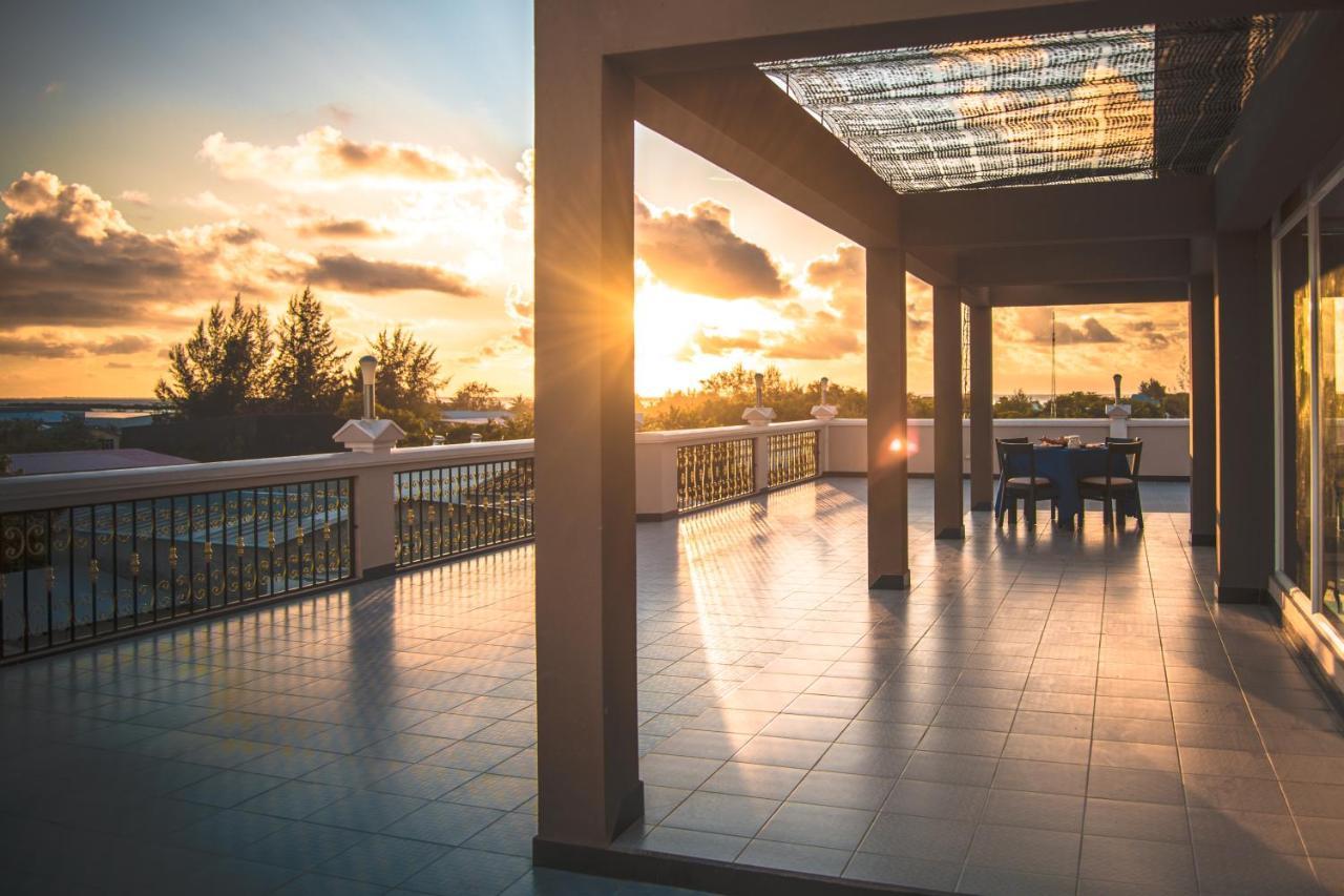 Abuharee Grand Hotel Addu City Luaran gambar