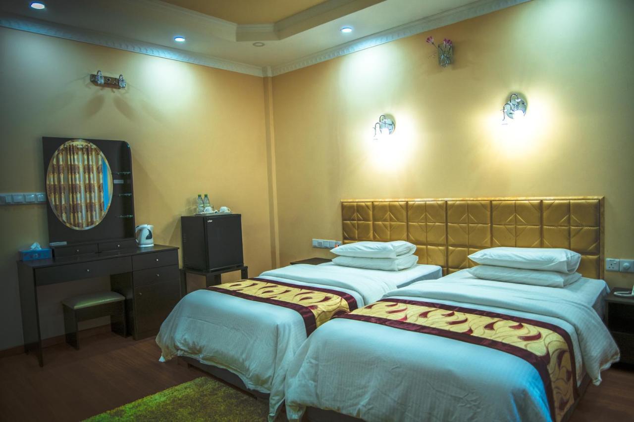 Abuharee Grand Hotel Addu City Luaran gambar